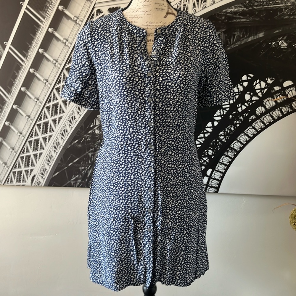👗2/$25…Loft Button Up Floral Dress